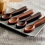 Molde con forma de cucharillas para bombones de chocolate